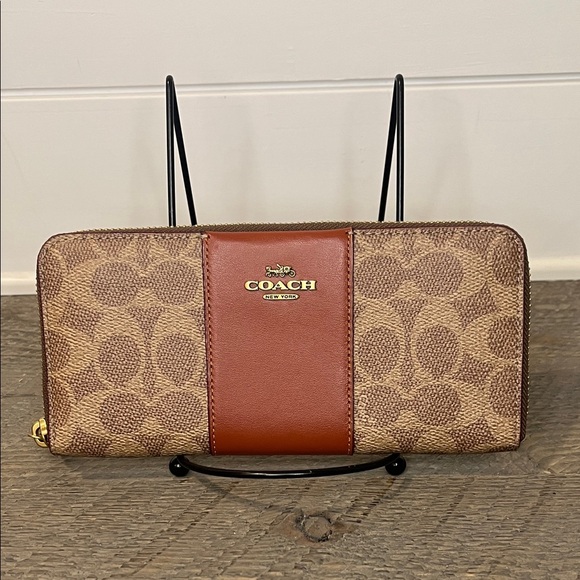 NWOT Coach Color-Block Coated Canvas Signature Slim Accordion Zip - Picture 4 of 10